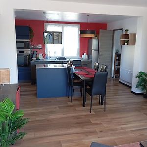 T3, 2 Chambres Avec Parking Prive
