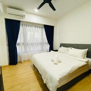 Studio Lit King-Size