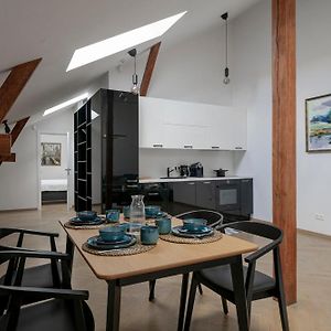Modern Apartment In Riga Prestigious Quiet Center