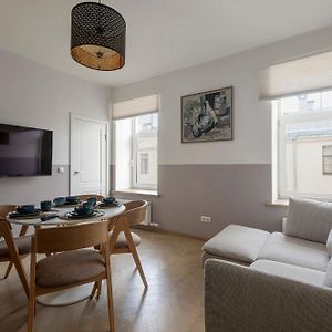 Elegant Stay In Quiet Center