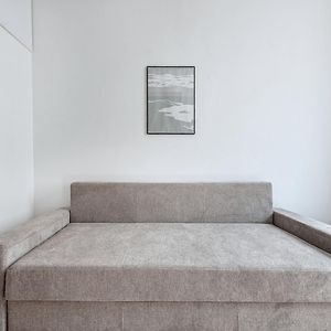 Studio Lit King-Size