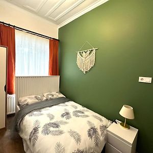 Yellowhouse Room 1