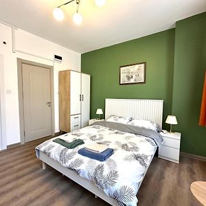 Yellowhouse Room 3