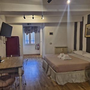 Chambre Standarde Lit Queen-Size