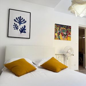Appartement à 2 Chambres à Coucher