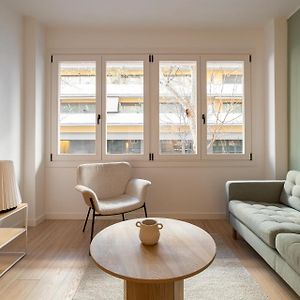 Appartement Suite à 3 Chambres à Coucher