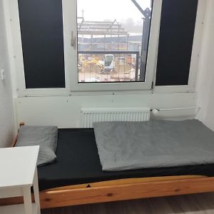 Studio Lit King-Size