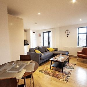 Appartement à 2 Chambres à Coucher