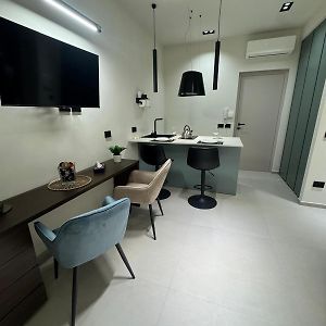 Cris Apartments