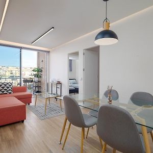 Appartement de Luxe à 2 Chambres à Coucher
