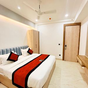 Mehul- A, Luxurious Stay 5 Mint From Railway Station New Delhi