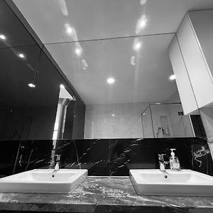 Suite à 2 Chambres à Coucher