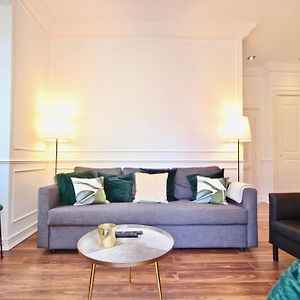 Appartement à 2 Chambres à Coucher