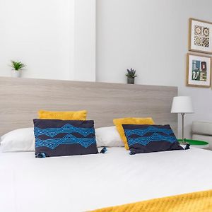Luna 1 By Forever Rentals