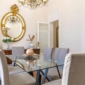 Reina 1 By Forever Rentals