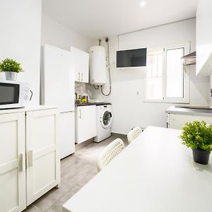 Appartement Luxe à 4 Chambres à Coucher