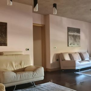 Appartement à 3 Chambres à Coucher