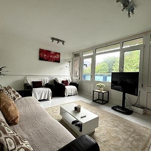 Appartement à 3 Chambres à Coucher