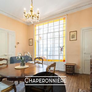 Appartement à 3 Chambres à Coucher aux Étages Supérieurs