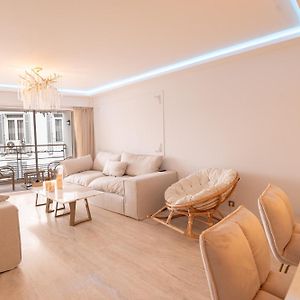 Appartement à 2 Chambres à Coucher