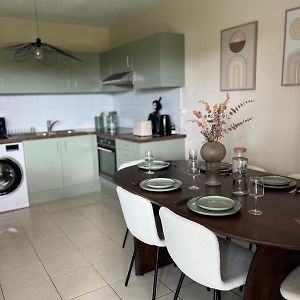 Appartement à 2 Chambres à Coucher