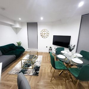 Appartement à 2 Chambres à Coucher