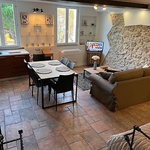 Appartement à 3 Chambres à Coucher