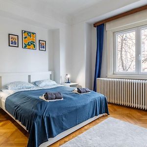 Appartement à 2 Chambres à Coucher