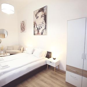 Venus Apartments - Bazilika I
