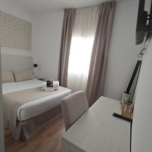 Chambre Budgétée Lit King-Size