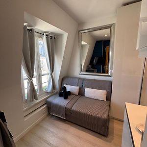 Studio Lit King-Size