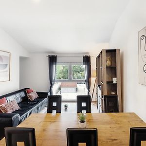 Appartement à 2 Chambres à Coucher