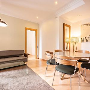 Appartement à 3 Chambres à Coucher