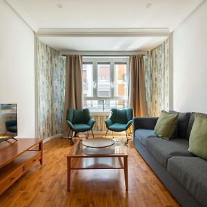 Appartement à 3 Chambres à Coucher