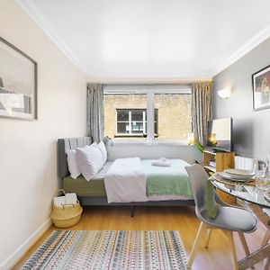 Appartement à 2 Chambres à Coucher