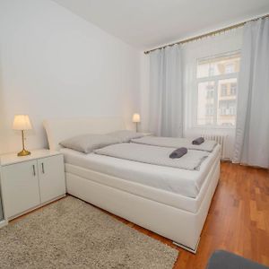 Appartement à 3 Chambres à Coucher