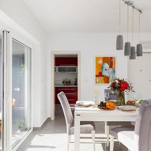 Appartement à 2 Chambres à Coucher