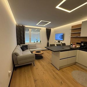 Appartement à 2 Chambres à Coucher