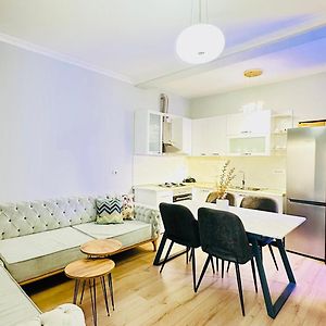 Appartement à 2 Chambres à Coucher