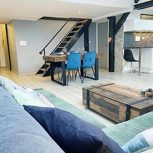 Appartement à 2 Chambres à Coucher