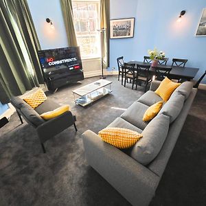 Luxury 4-Bedroom Apartment In Oxford Street
