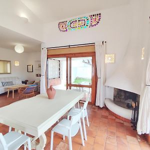 Oura Family House