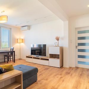 Cozy And Quiet Apartment In Wider Center