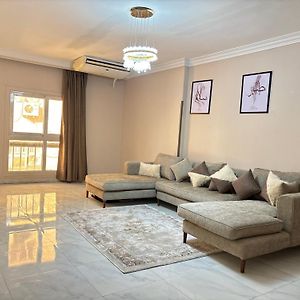 Appartement de Luxe à 3 Chambres à Coucher