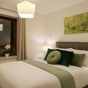 Appartement de Luxe à 2 Chambres à Coucher