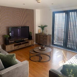 Central Liverpool Apartment-Sleeps 6-Free Parking