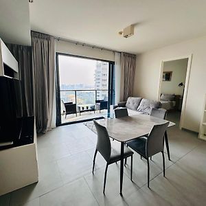 Appartement à 2 Chambres à Coucher