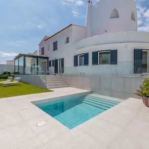 Villa à 4 Chambres à Coucher