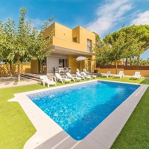 Villa à 3 Chambres à Coucher