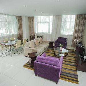 Appartement à 3 Chambres à Coucher